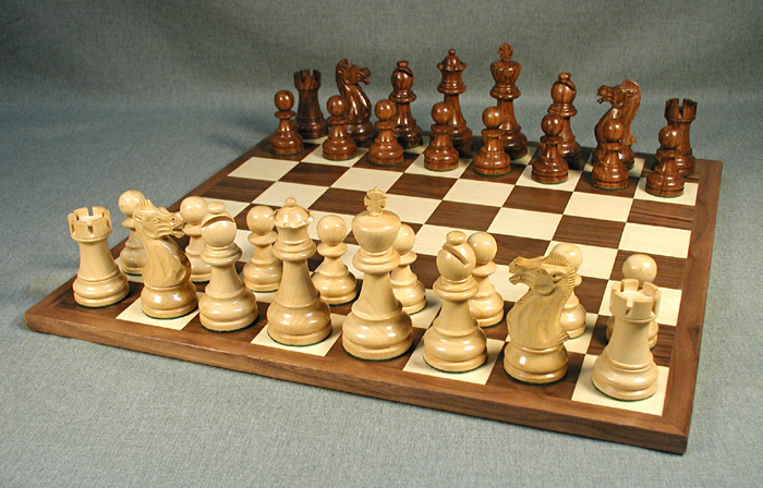 Sheesham & Boxwood Laughing Knight Chess Set